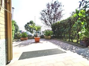 BILIVELLO CON GIARDINI PRIVATI E BOX AUTO
