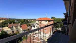 Trilocale panoramico in vendita a Carignano