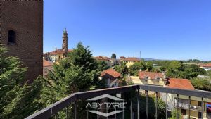 Trilocale panoramico in vendita a Carignano