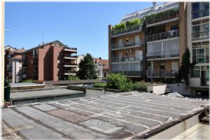 2 locali affittasi Torino via Poirino 6