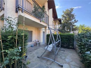 Prestigioso appartamento in villa – 230 mq con giardino, taverna e garage