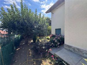 Prestigioso appartamento in villa – 230 mq con giardino, taverna e garage
