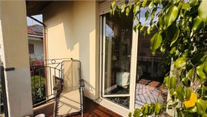 Prestigioso appartamento in villa – 230 mq con giardino, taverna e garage