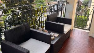 Prestigioso appartamento in villa – 230 mq con giardino, taverna e garage