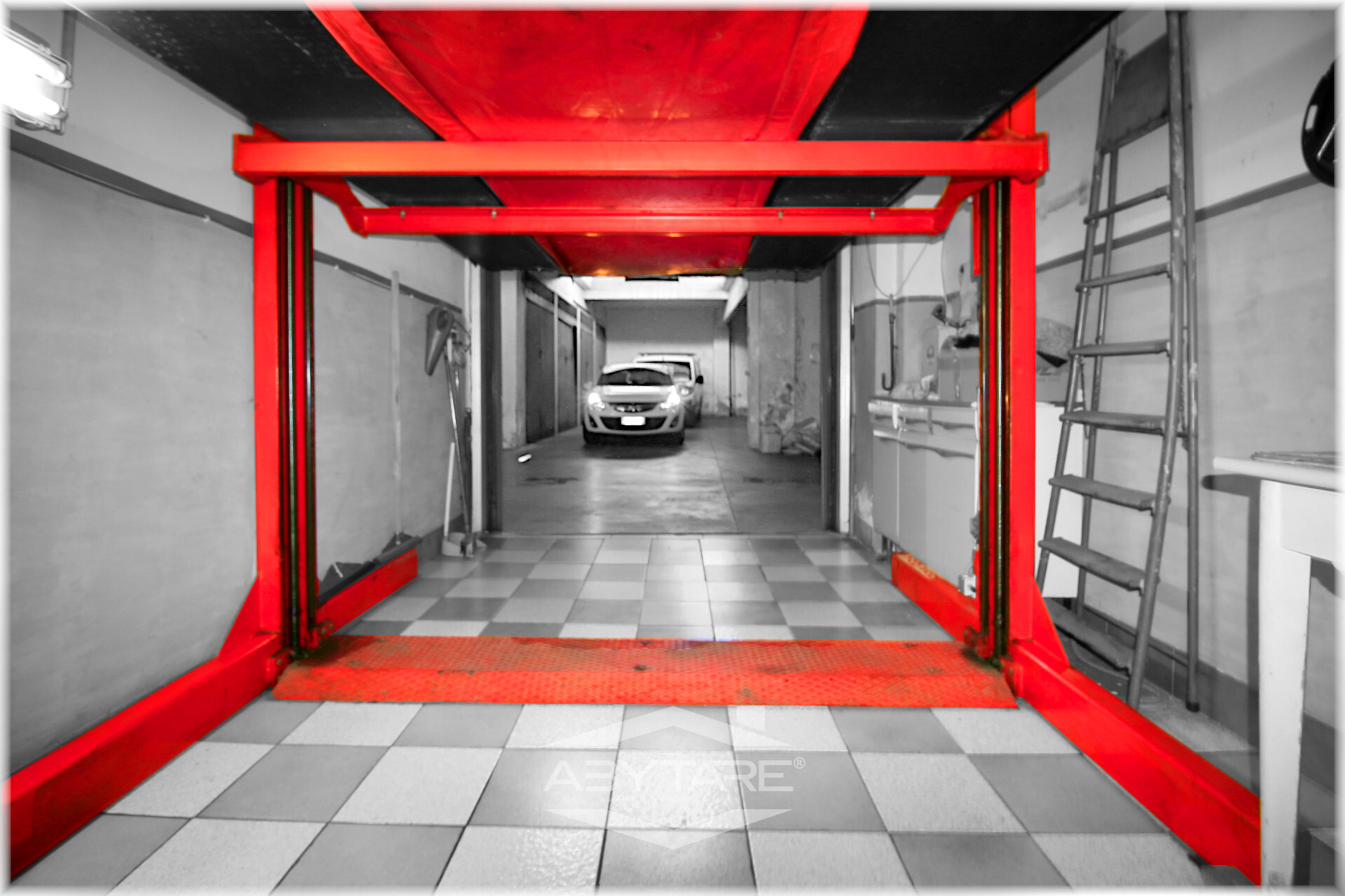 Box auto con ponte sollevatore – Fronte Giardini Montanaro!