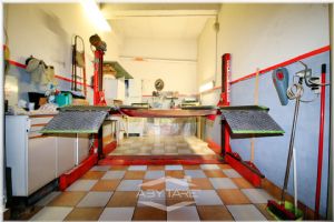 Box auto con ponte sollevatore – Fronte Giardini Montanaro!