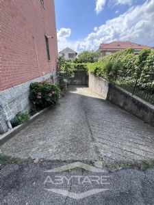 Box auto vendita Moncalieri Strada Rigolfo 24