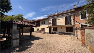 Madonna di Viatosto cascina da ristrutturare
