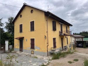 NORD CASA BIFAMILIARE INDIPENDENTE CON AMPIO GIARDINO