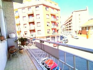 TRILOCALE CON VOLENDO BOX AUTO