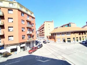 TRILOCALE CON VOLENDO BOX AUTO