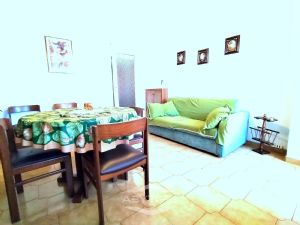 TRILOCALE CON VOLENDO BOX AUTO