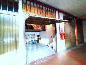 TRILOCALE CON VOLENDO BOX AUTO