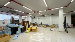 Locale commerciale in vendita a Carignano