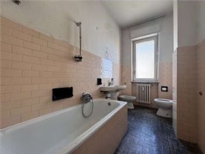 Ampio Trilocale da Ristrutturare – Contesto Signorile Riqualificato con Ecobonus 110%