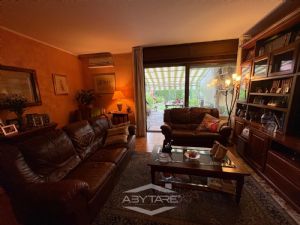 VILLA A SCHIERA CON GIARDINO DI 50 MQ. CAMINO E BOX AUTO