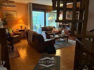 VILLA A SCHIERA CON GIARDINO DI 50 MQ. CAMINO E BOX AUTO