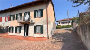 ROCCHETTA TANARO-RISTRUTTURATO ARREDATO