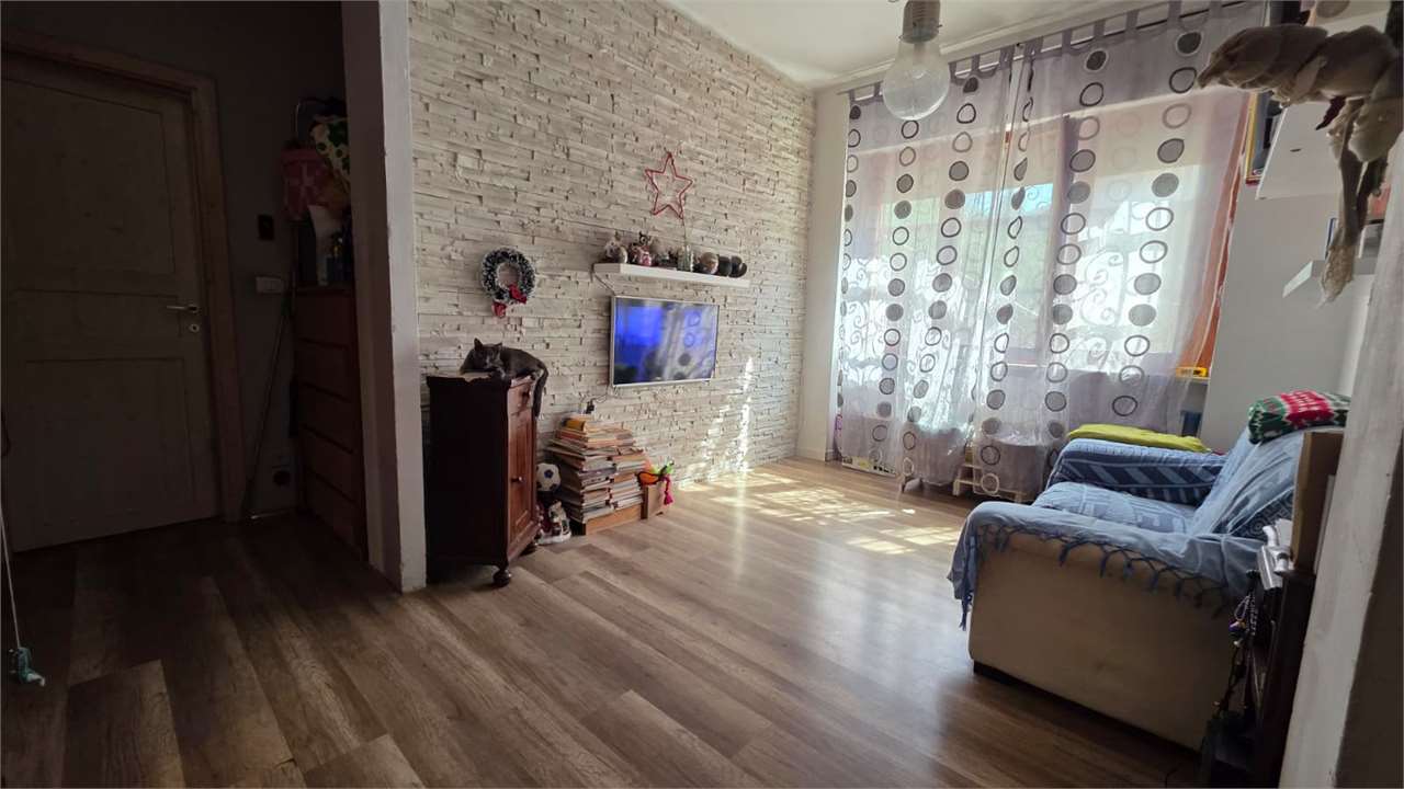 TRILOCALE CON TERRAZZO PRIVATO E BOX AUTO – ASTI, ZONA CORSO XXV APRILE