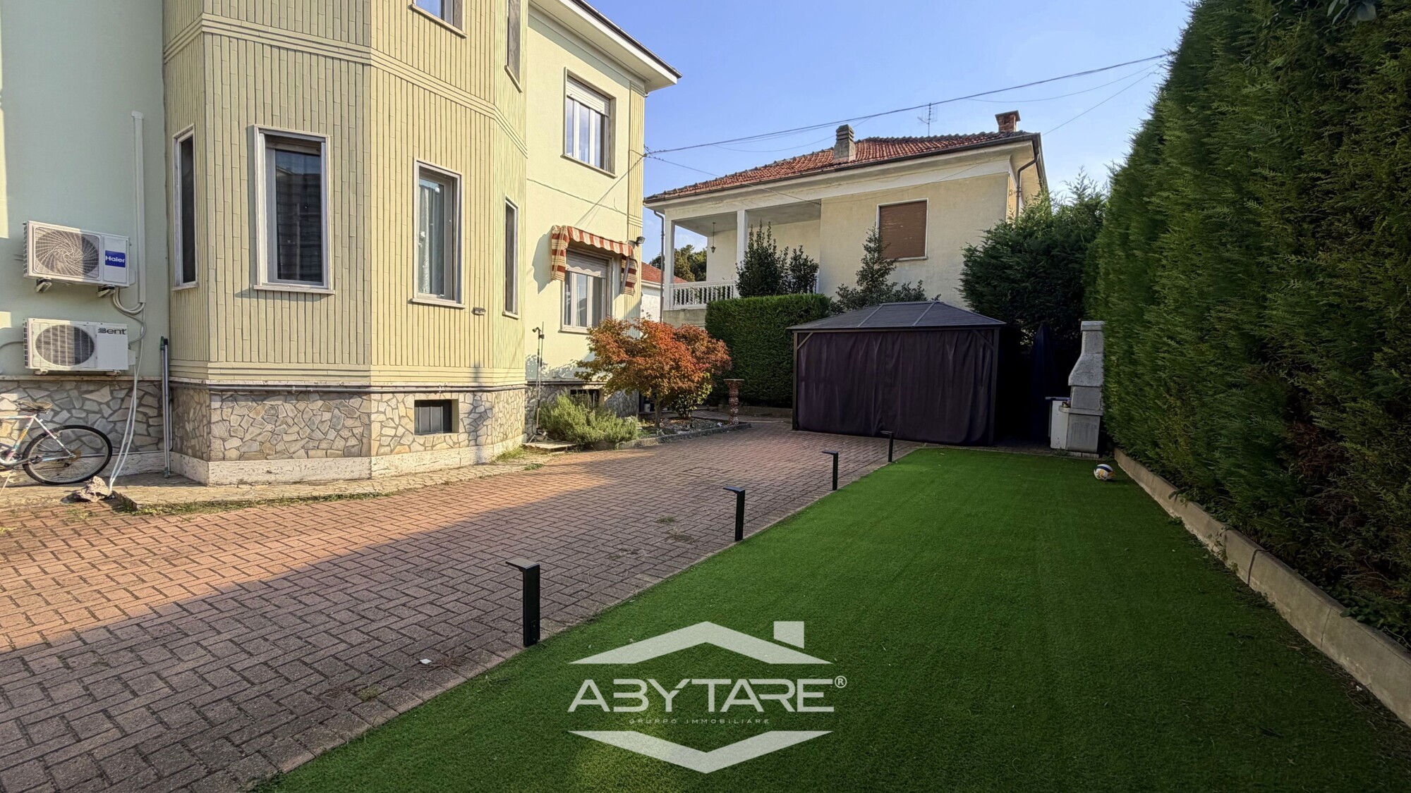 Ampio bilocale con giardino in vendita a Carignano