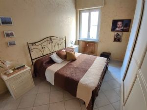 ZONA TRIBUNALE - VIA  GRASSI

In zona semicentrale...