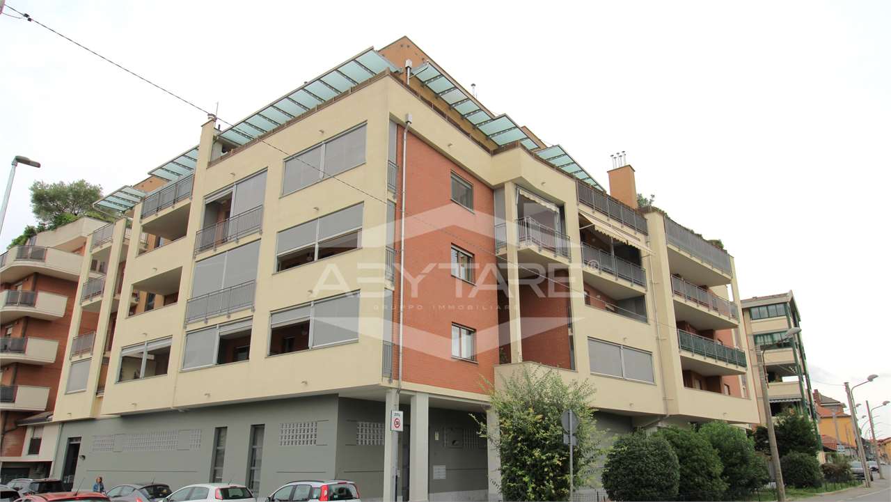 COLLEGNO IN VENDITA QUADRILOCALE CON BOX AUTO