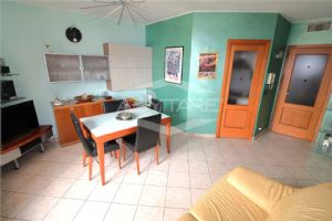COLLEGNO IN VENDITA QUADRILOCALE CON BOX AUTO