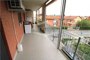 COLLEGNO IN VENDITA QUADRILOCALE CON BOX AUTO