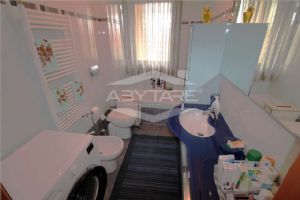 COLLEGNO IN VENDITA QUADRILOCALE CON BOX AUTO