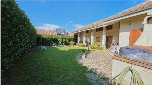 Villa indipendente a pochi minuti dalla città