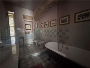 Eleganza storica nel cuore di Asti – Ampio appartamento in palazzo settecentesco