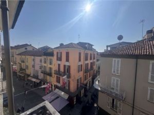 Eleganza storica nel cuore di Asti – Ampio appartamento in palazzo settecentesco