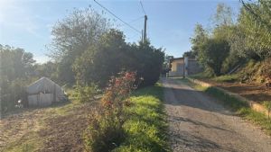 VALGERA-CASA SEMINDIPENDENTE CON TERRENO