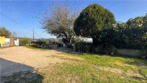 VALGERA-CASA SEMINDIPENDENTE CON TERRENO