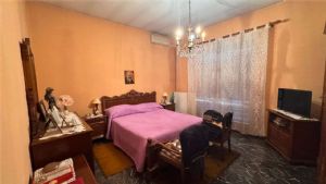 VALGERA-CASA SEMINDIPENDENTE CON TERRENO
