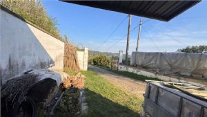 VALGERA-CASA SEMINDIPENDENTE CON TERRENO
