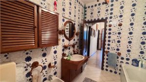 VALGERA-CASA SEMINDIPENDENTE CON TERRENO