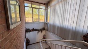 VALGERA-CASA SEMINDIPENDENTE CON TERRENO
