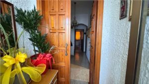 VALGERA-CASA SEMINDIPENDENTE CON TERRENO