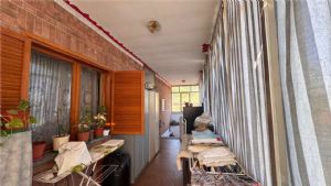 VALGERA-CASA SEMINDIPENDENTE CON TERRENO