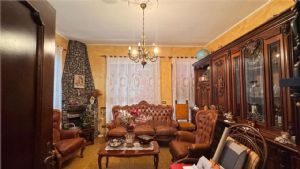 VALGERA-CASA SEMINDIPENDENTE CON TERRENO