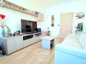 TRILOCALE RISTRUTTURATO CON SOFFITTA E CANTINA
