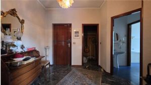NORD SIGNORILE 6 LOCALI CON POSSIBILITA' BOX