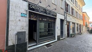 Locale commerciale in affitto