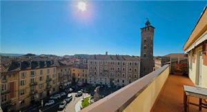 Attico di Prestigio con Vista su Piazza Medici