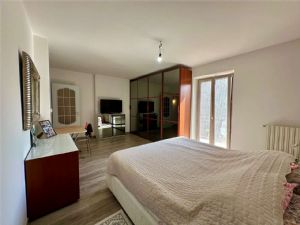 VILLA  PANORAMICA  CON VISTA SULLE COLLINE DEL MONFERRATO
