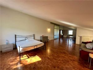 VILLA  PANORAMICA  CON VISTA SULLE COLLINE DEL MONFERRATO