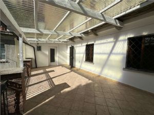 Affascinante alloggio d’epoca con terrazzo privato e possibilità di seconda unità indipendente