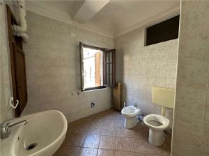 Affascinante alloggio d’epoca con terrazzo privato e possibilità di seconda unità indipendente