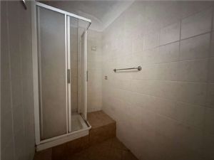 Affascinante alloggio d’epoca con terrazzo privato e possibilità di seconda unità indipendente